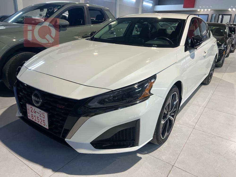 نيسان ألتيما